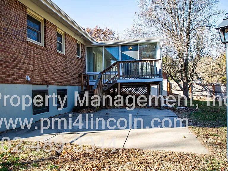 8030 N Hazelwood Dr — Photo 5