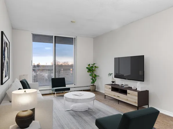 310 Bath Rd, Kingston, ON K7M 9H1