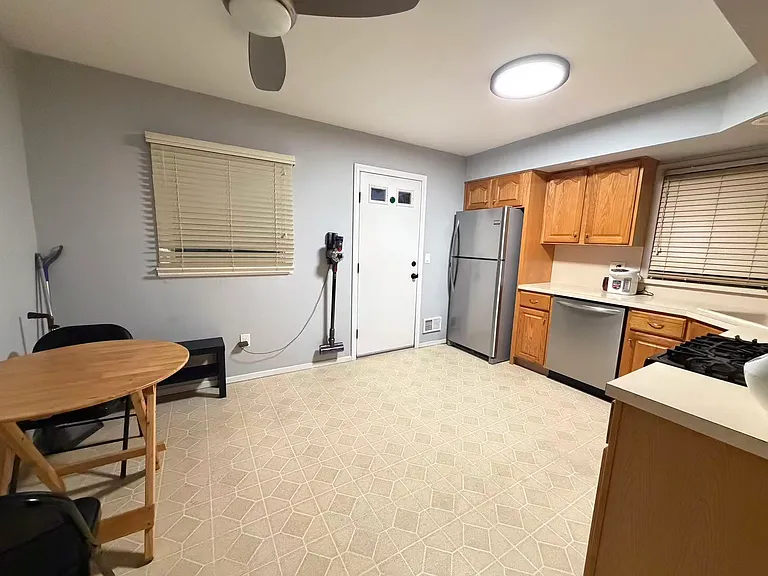 130 Levit Ave — Photo 3