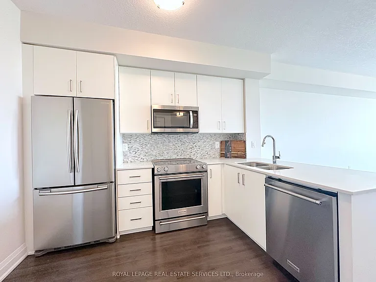 2333 Taunton Rd #407 — Photo 2