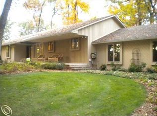 10949 Indianola Rd, Whitmore Lake, MI 48189