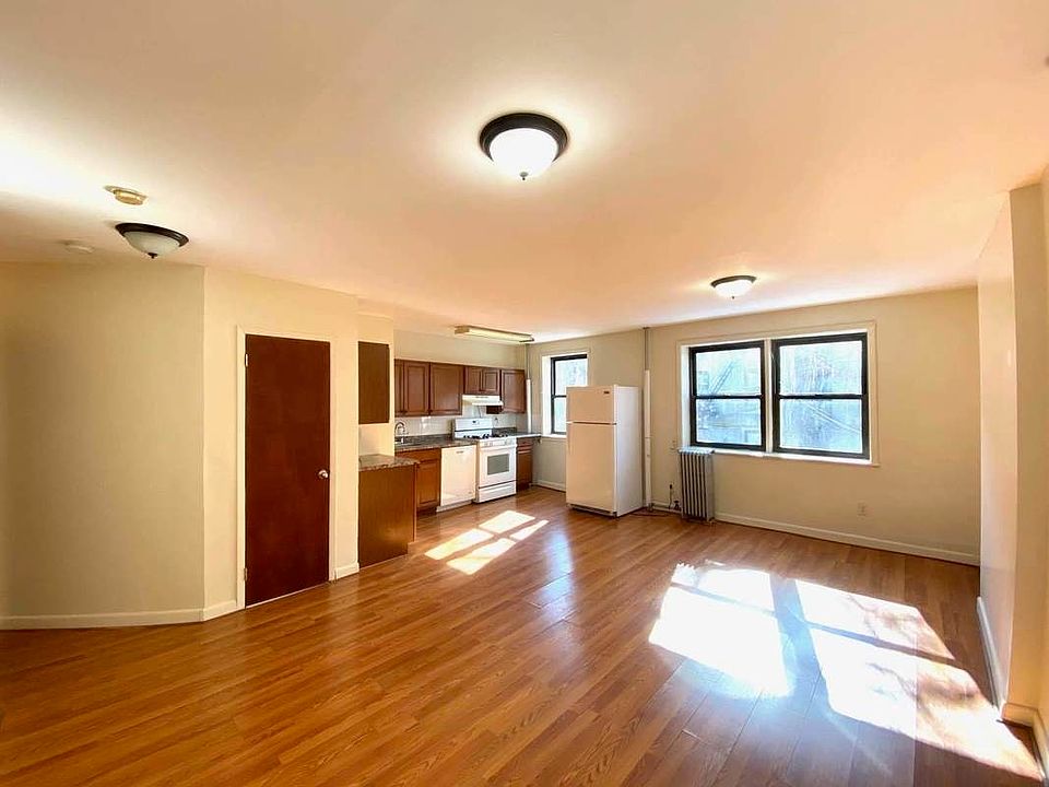 1st image of 326 2nd St #B2