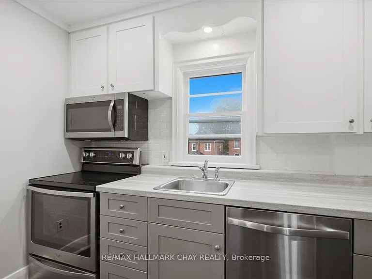 15 Parkside Dr #2 — Photo 9
