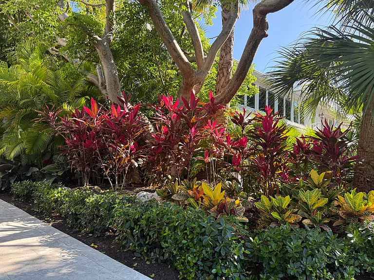 500 Periwinkle Way — Photo 44