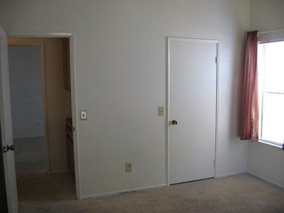 37635 31St. st. E 002