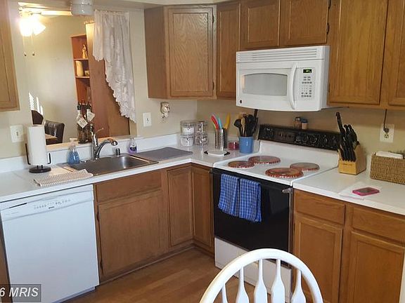 3rd image of 350 Green Mountain Ct