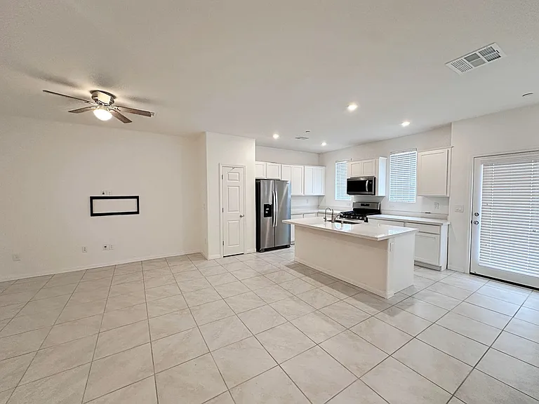 663 Foam Flower Ln — Photo 8