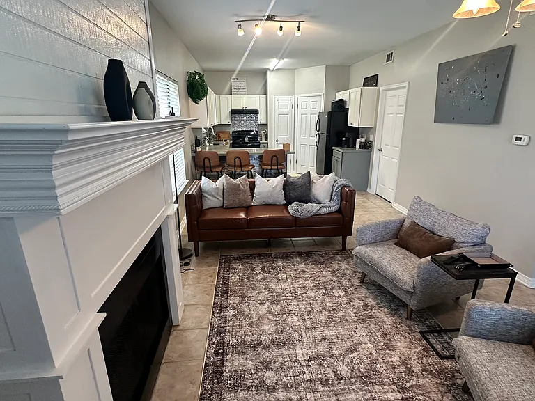 5131 Butter Creek Ln — Photo 3