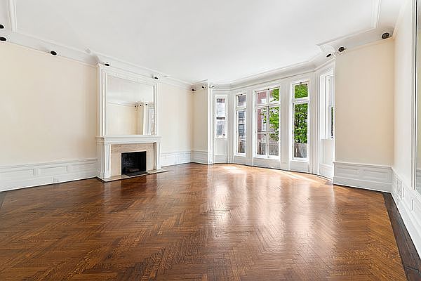 1st image of 7 E 88th St #1