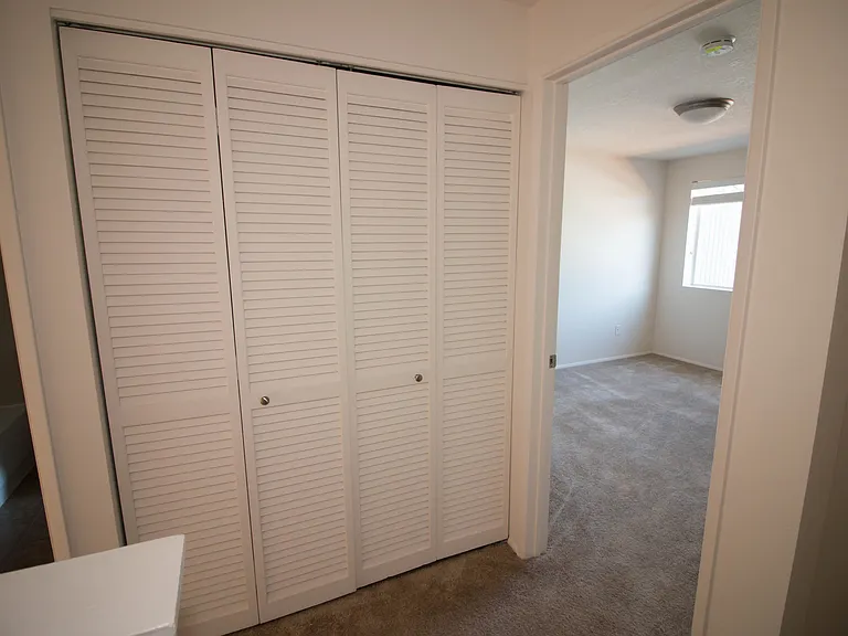 Columbia Crest Townhomes — Photo 11
