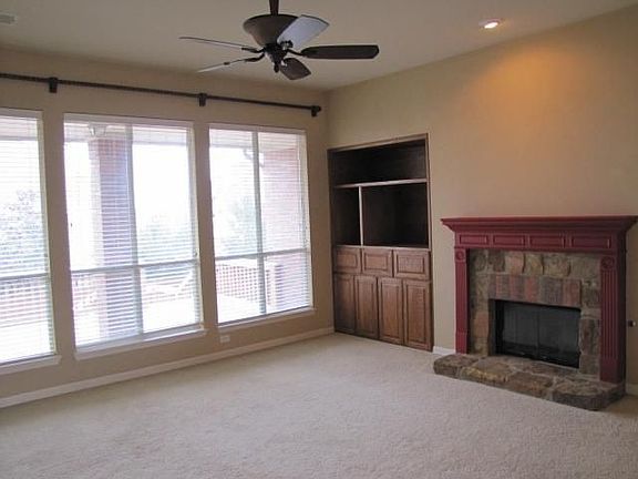 3rd image of 4004 Falling Brook Ct