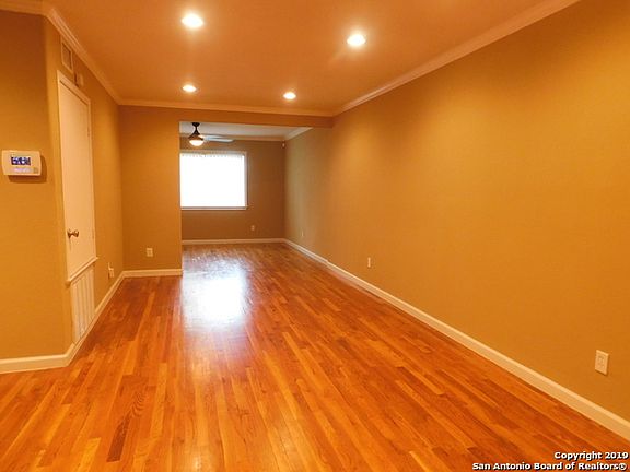4th image of 10937 Crown Park #10937
