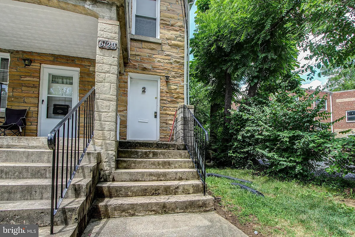 Building Photo - 6120 41st Ave #2
