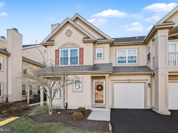 606 Julian Dr W, Warminster, PA 18974