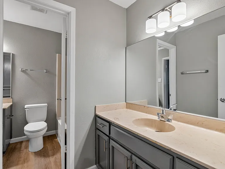 7201 Owen Ct — Photo 3