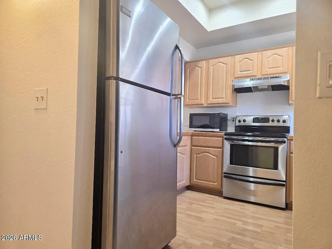 2 bed, 2.0 bath, 874 sqft, $1,395 — Photo 4