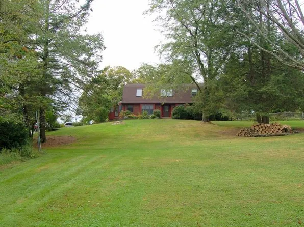 1942 Fox Chapel Rd, Pittsburgh, PA 15238