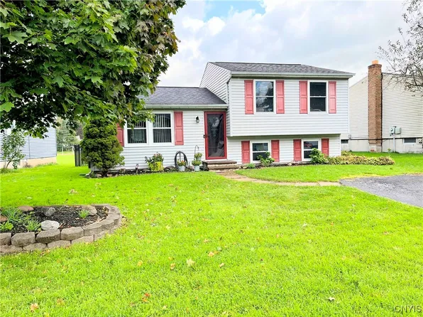 3928 Merganser Dr, Liverpool, NY 13090