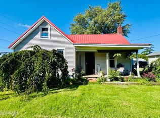 536 S Main St, Payne, OH 45880