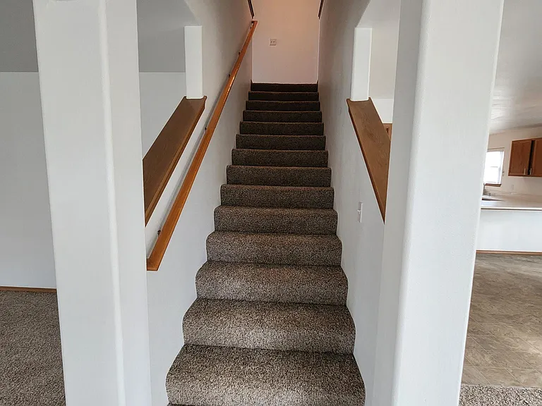 112 Roberts St NE — Photo 4