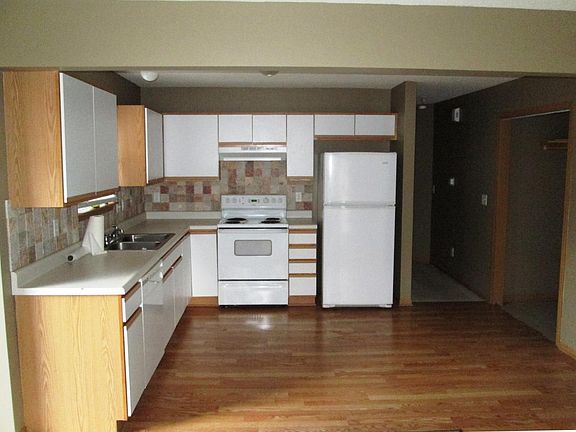 kitchen comes equipped