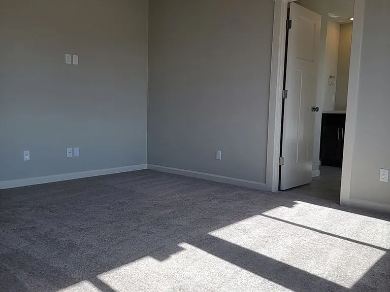 6219 Rebecca St SE — Photo 10
