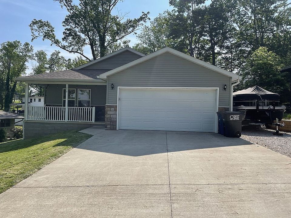 1st image of 210 Westwood Dr