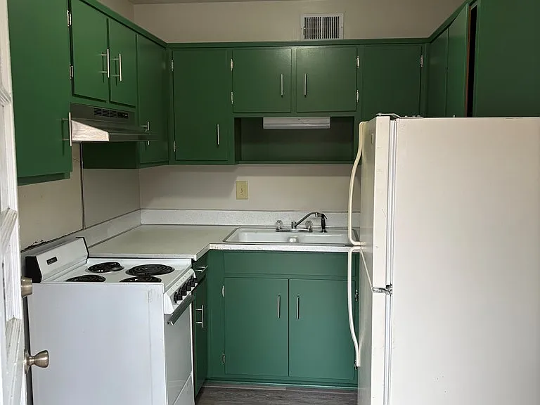 3802 16th Ave — Photo 2