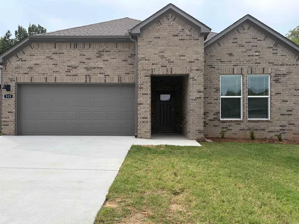 315 Lainey Dr, Maumelle, AR 72113