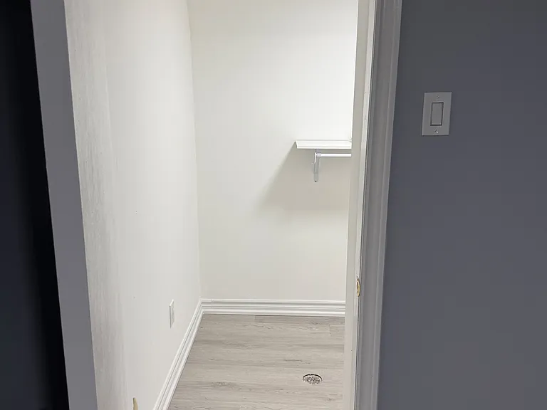 327 Mantle Ave #BASEMENT — Photo 6