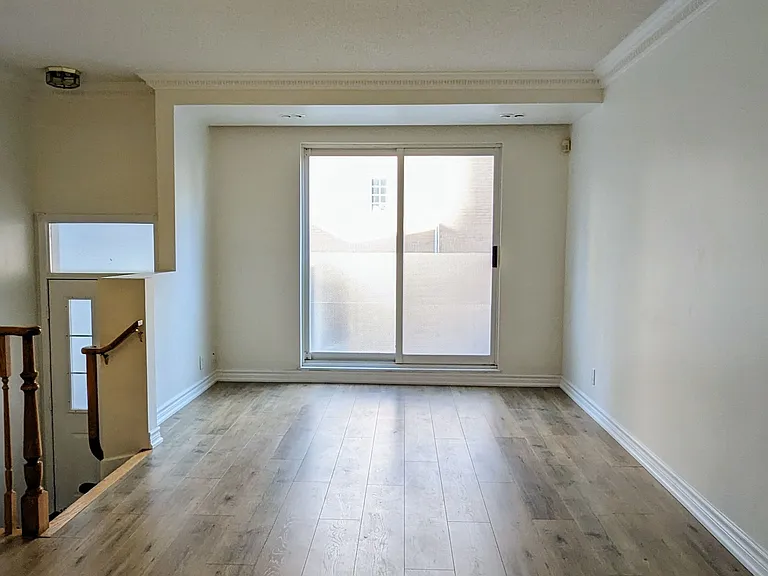 28 Sommerset Way #1107 — Photo 25