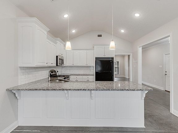 3rd image of 1900 Pecan Creek Dr
