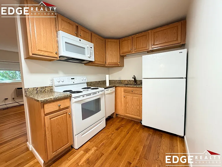 15 Euston Rd #18A — Photo 1