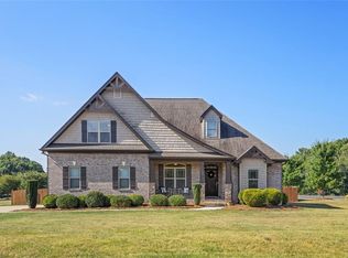 104 Tyler Ct, Advance, NC 27006