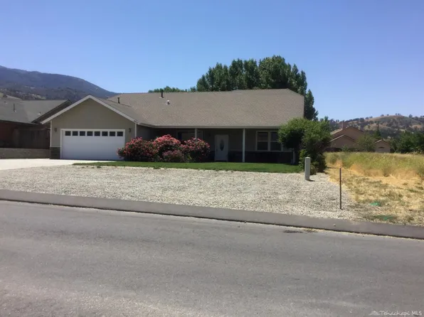 28060 Stallion Springs Dr, Tehachapi, CA 93561