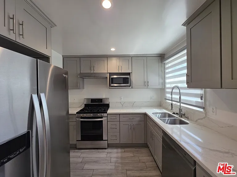 102 Gaviota Ave #106 — Photo 22