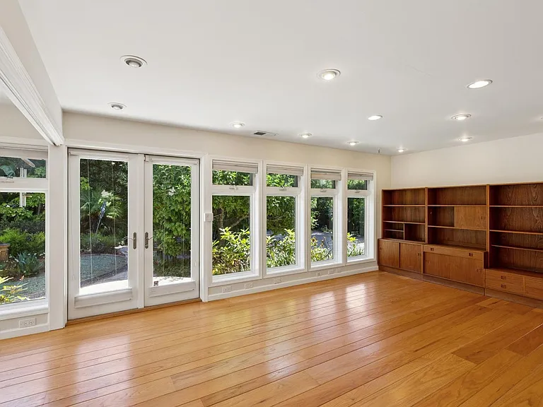 970 Palo Alto Ave — Photo 37