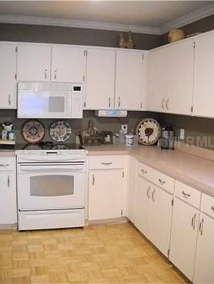 5th image of 3034 W Helen Ave