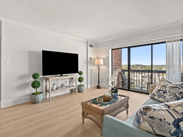15 N Beacon St #910, Allston, MA 02134