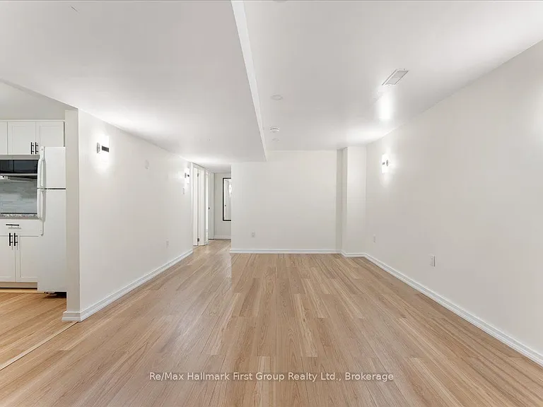 121 Ribblesdale Dr — Photo 3