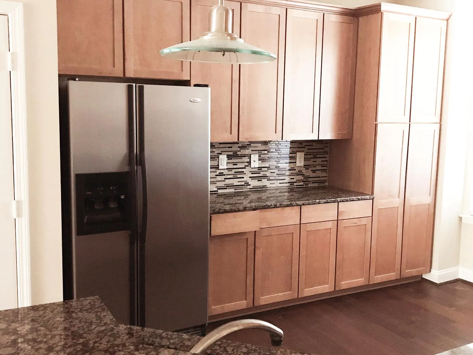 2 bed, 2.5 bath, 1600 sqft, $2,100 — Photo 2