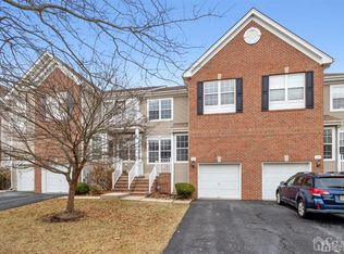 26 Windsor Pond Rd, Princeton Junction, NJ 08550