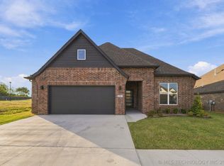 2407 W Madison St, Broken Arrow, OK 74012