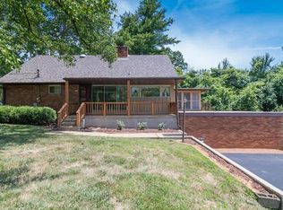 3901 Rio Vista Dr, Godfrey, IL 62035