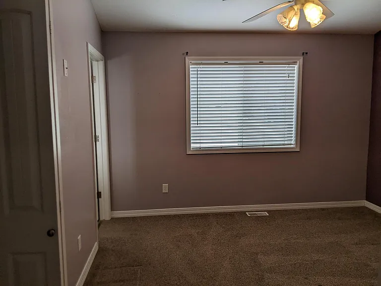 1491 Avon Ln — Photo 4