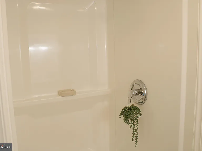936 Carteret Ave — Photo 28