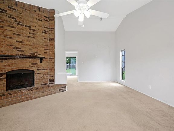 2nd image of 910 Camino Ct