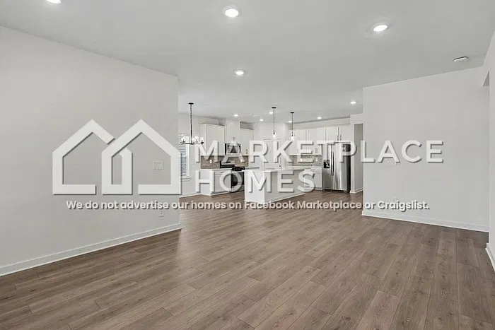 4 bed, 2.0 bath, 1835 sqft, $2,295 — Photo 3