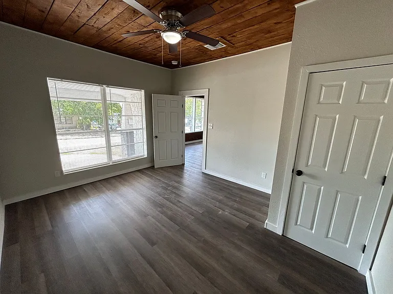 1245 Kayton Ave — Photo 23