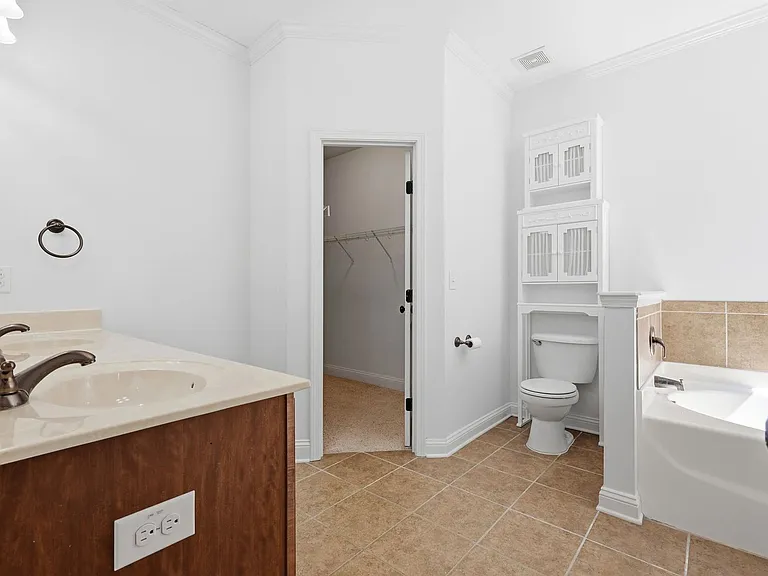 80 Valor Cir — Photo 18